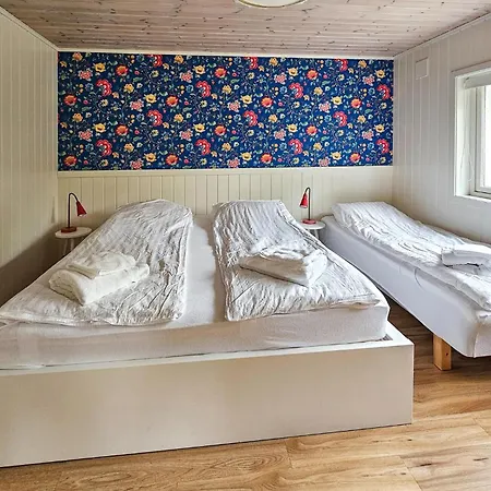 Vesteroy Semesterbostad *